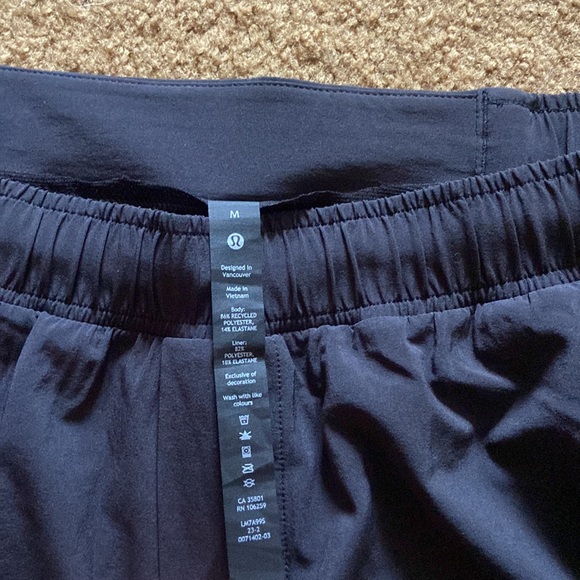 Mens Surge 6” black shorts - Picture 6 of 6